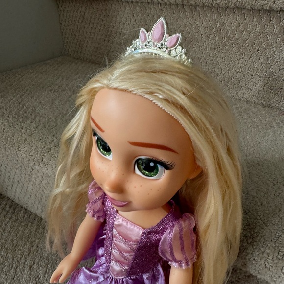 2/25$ Rapunzel doll - Picture 2 of 5